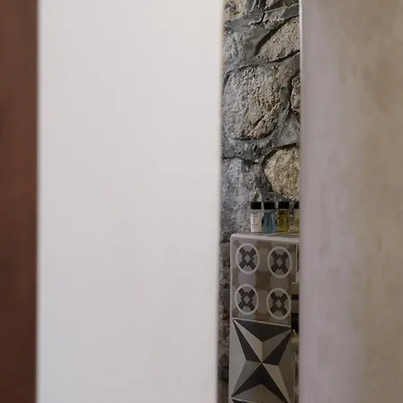 One Bedroom Apartment-sleeps 4 -sea View-parking 아파트 *