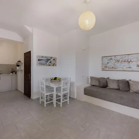 One Bedroom Apartment-sleeps 4 -sea View-parking Apartament *