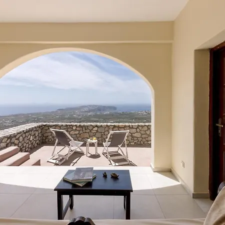 One Bedroom Apartment-sleeps 4 -sea View-parking *